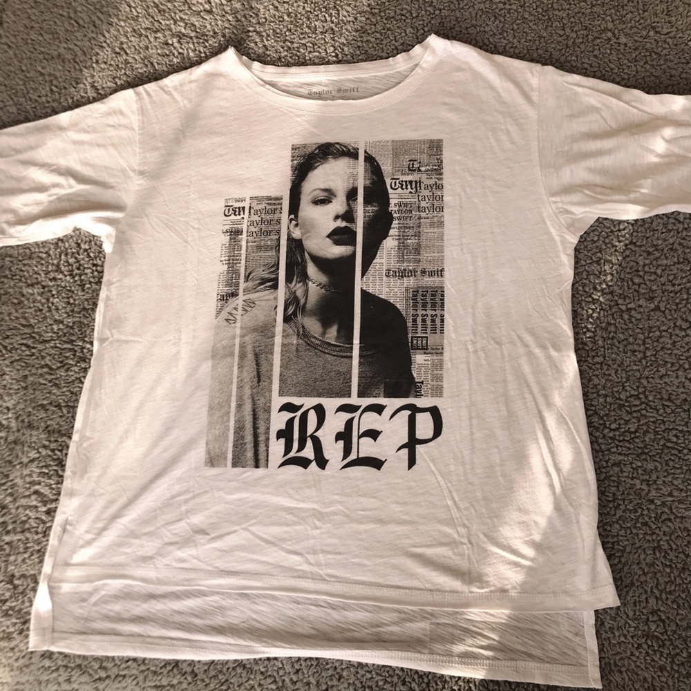 Taylor Swift Reputation t-shirt, size medium, never worn